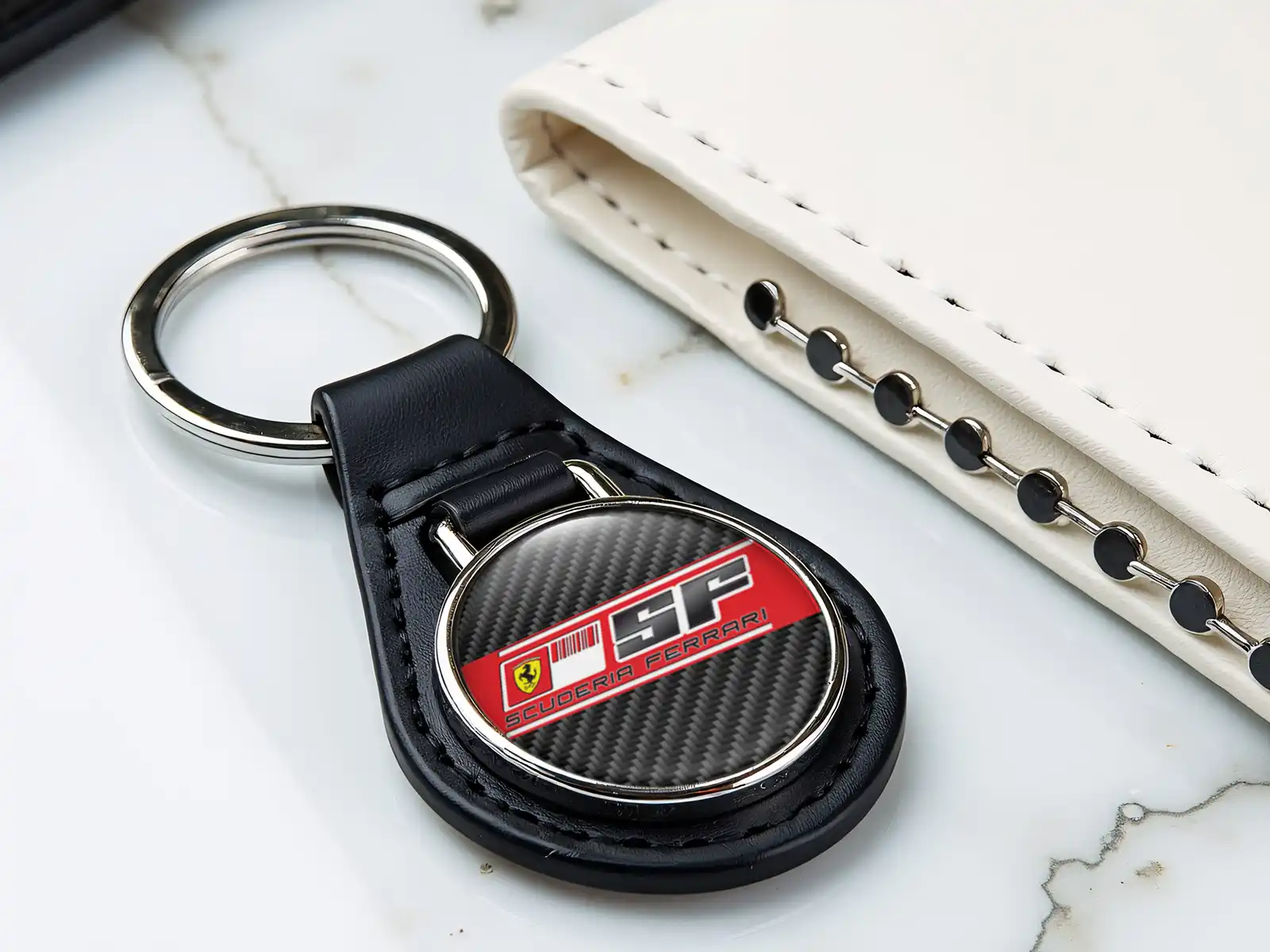 Ferrari Porte-clé Perso Cuir Robuste Style Design